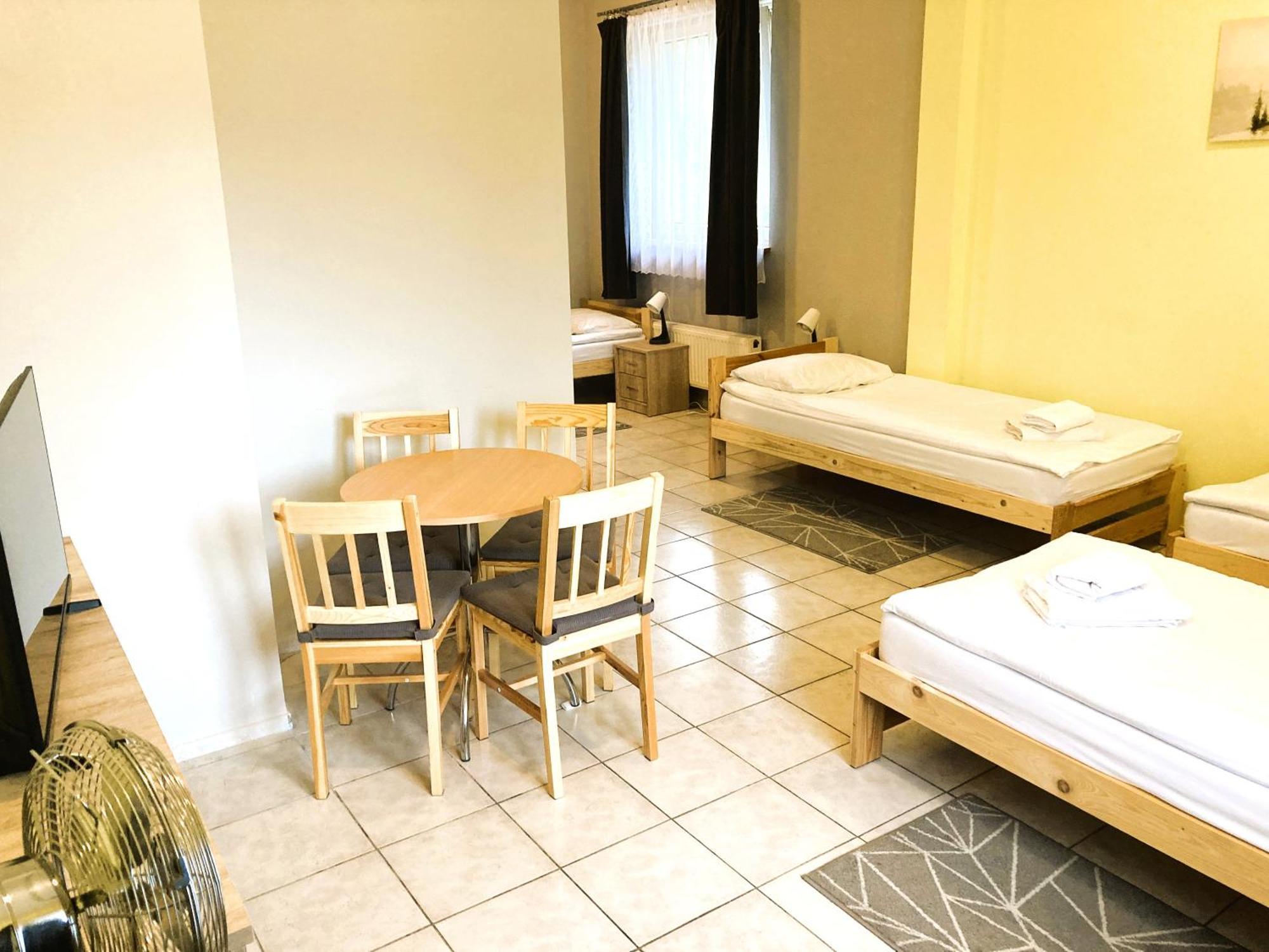 Ava Hotel 2*